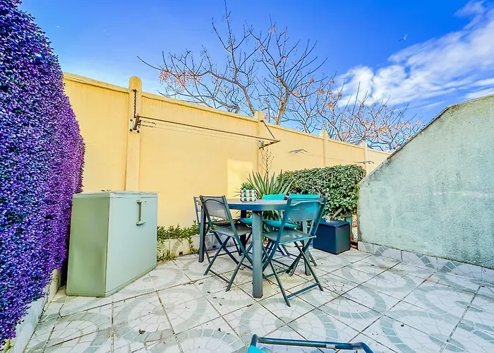Maison Pour 4 Personnes Proche De La Marseillan (Herault)