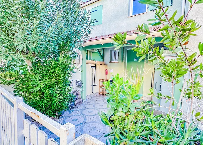 Maison Pour 4 Personnes Proche De La Marseillan (Herault)